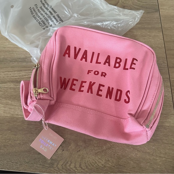 ban.do The Getaway Toiletries Bag - Available For Weekends - Picture 5 of 9